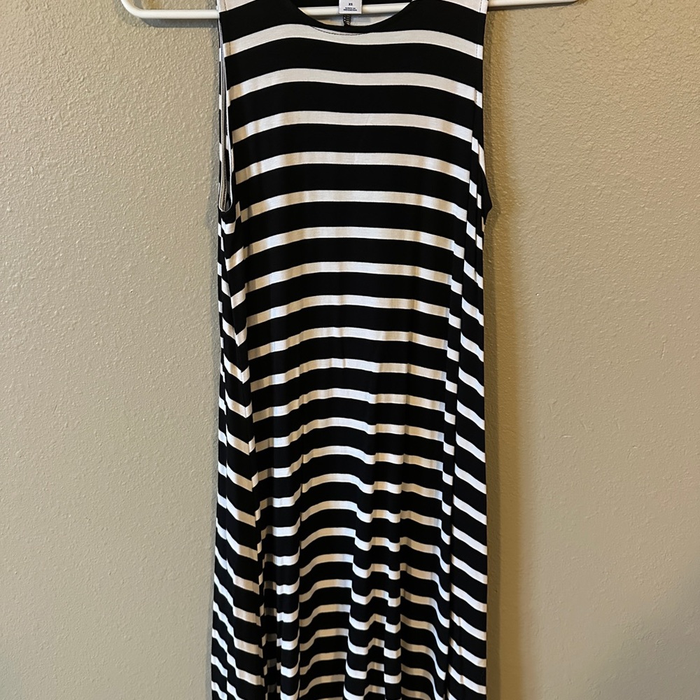 Old Navy Black and White Striped Dress